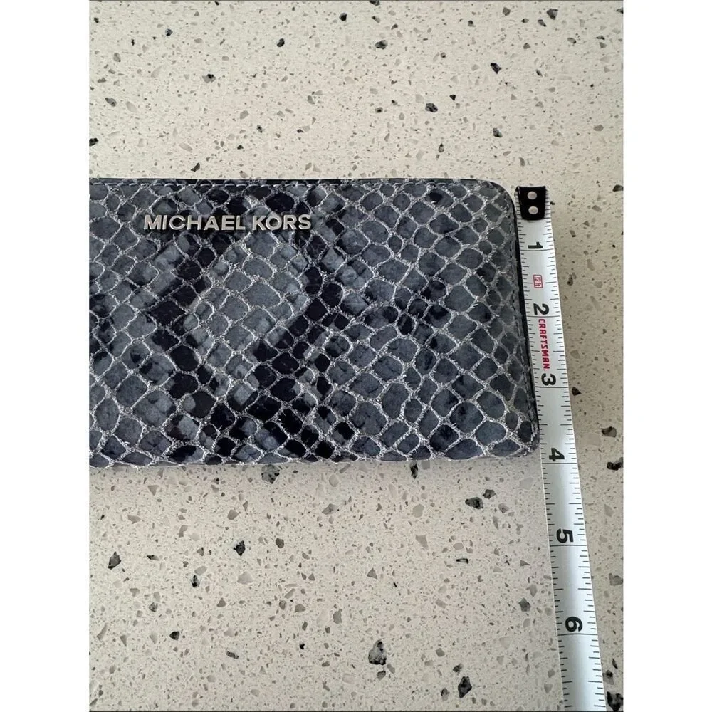 Michael Kors Blue Leather Snake-Print Zip Around Wallet Clutch Classic Chic EUC